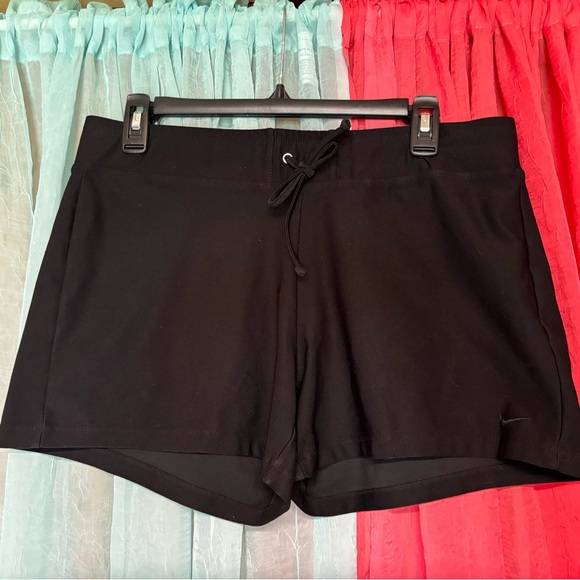 Nike dri-fit black shorts- large 12-14 - Picture 1 of 3